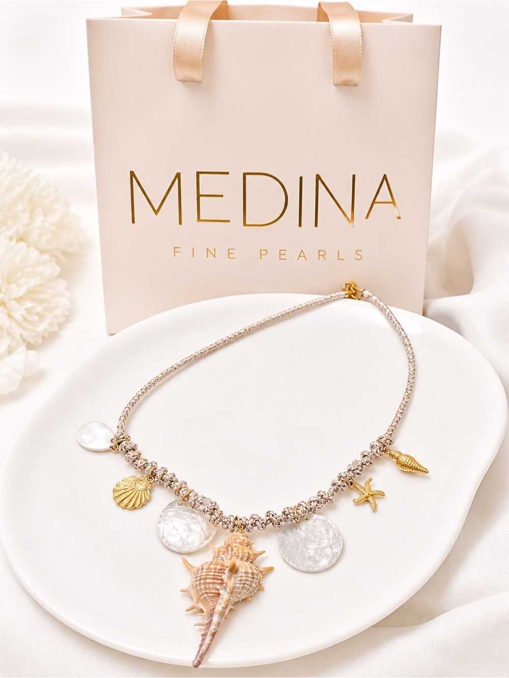 Medina fine pearls shell charm necklace